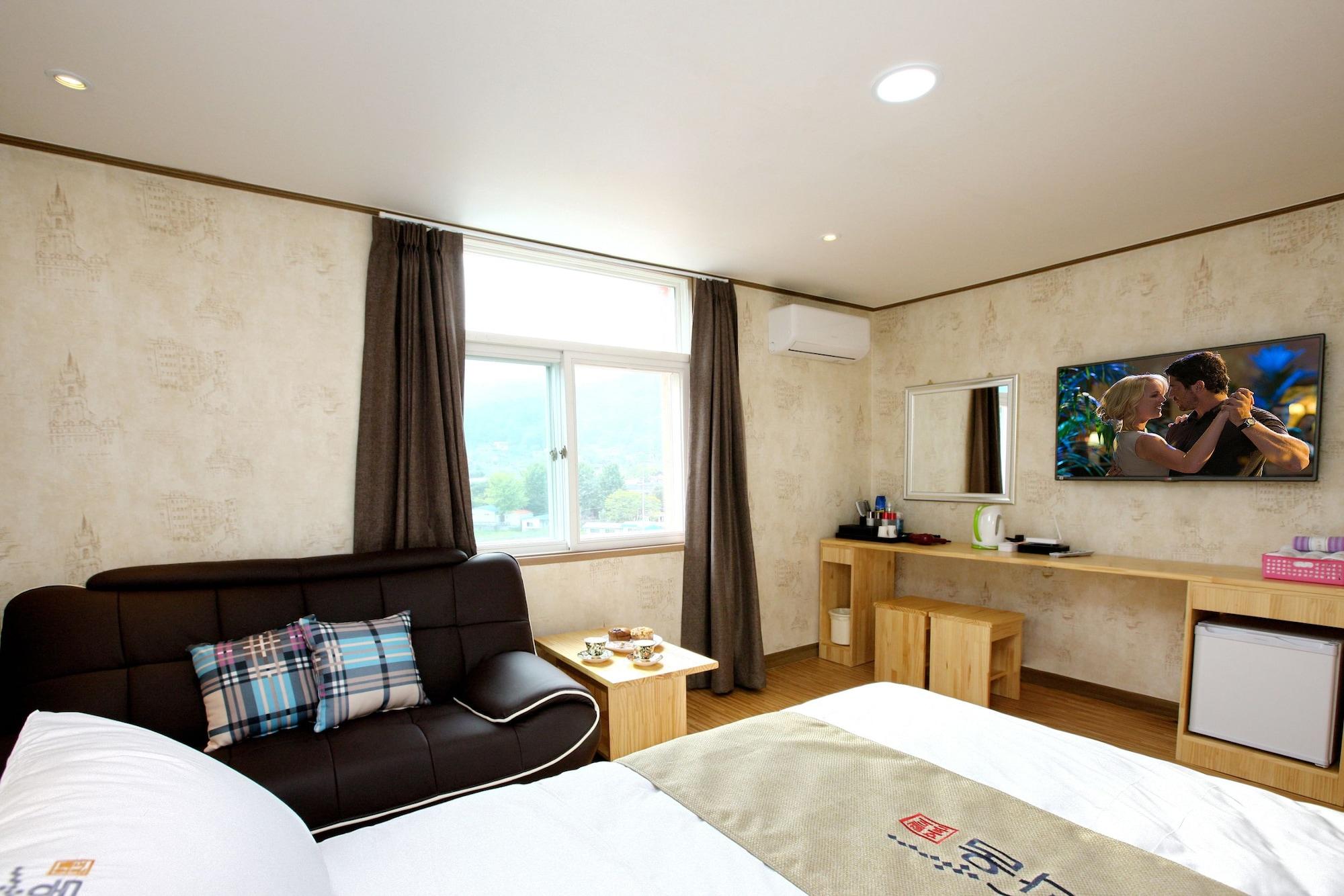 Traum Hotel&Condo Gapyeong Exterior foto