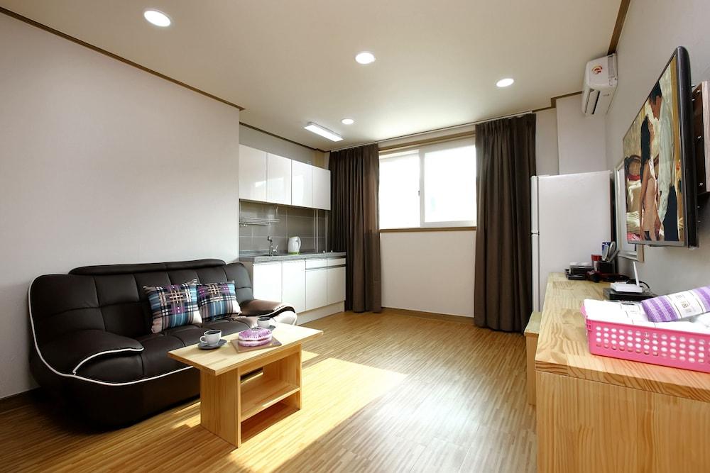 Traum Hotel&Condo Gapyeong Exterior foto